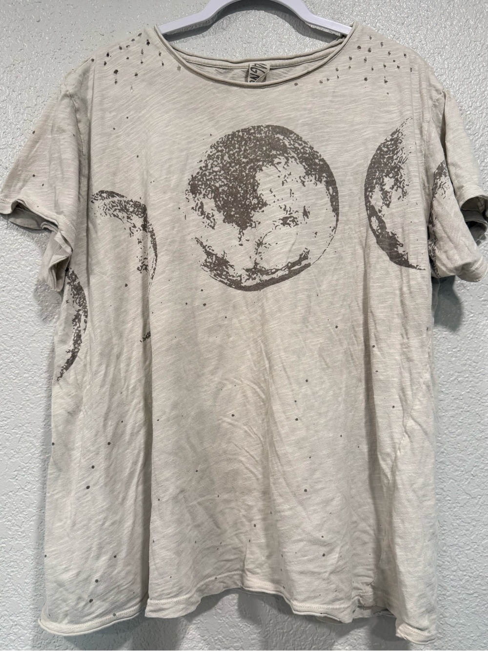 Magnolia Pearl Moons Tee